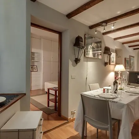 Dante Aligheri Apartman *